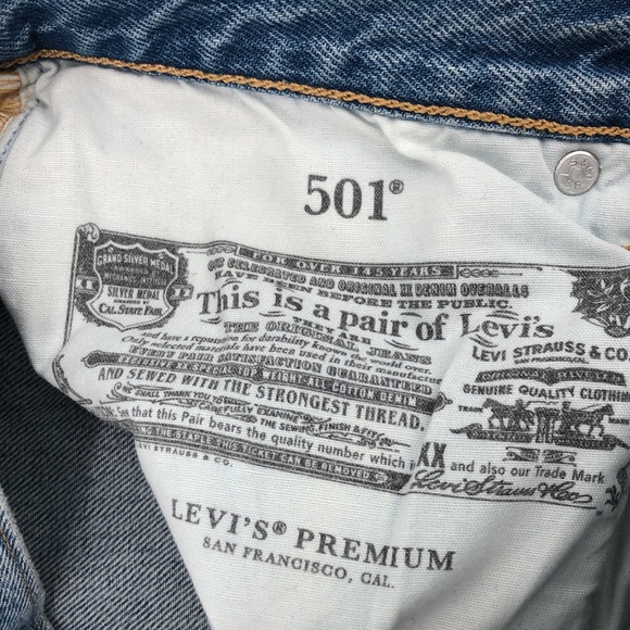 Levi's® 501 Crop Tango Beats - Size 28x26 - Picture 6 of 8